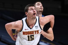 杨瀚森重返青岛篮球公园，与刘维伟教练深情拥抱